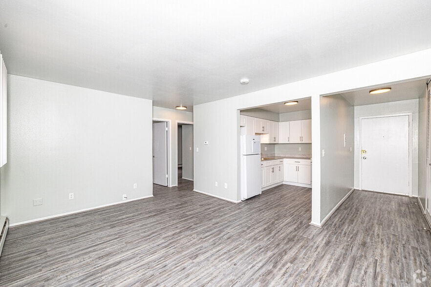 2BR, 1BA - 1000SF - Living Room - Johnson Legacy West