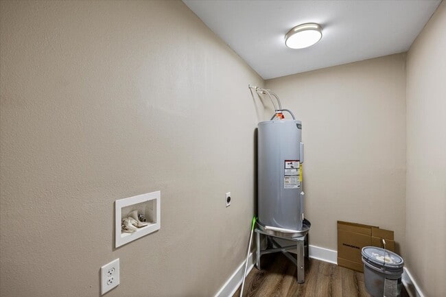 Building Photo - 1724 Winnie St