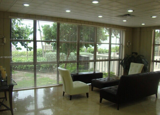 Building Photo - 1111 Crandon Blvd