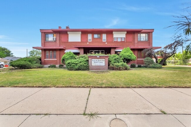 Building Photo - 2483 Harrison Blvd