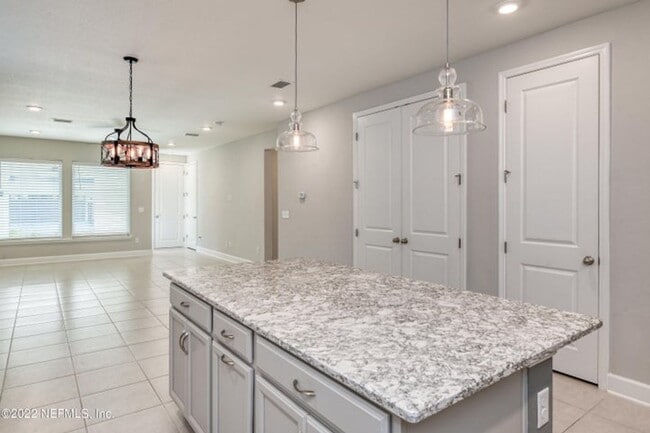 Building Photo - 55 Bluebonnet Way