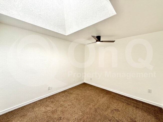 Building Photo - 3006 S Dromedary Dr