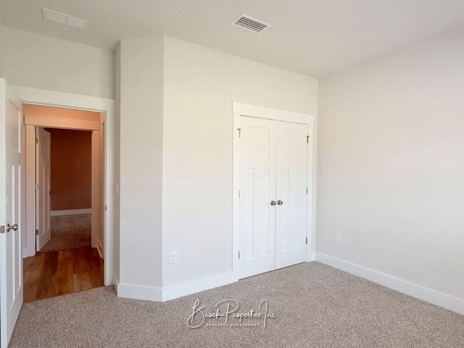 Building Photo - 6052 Rutherford Lp