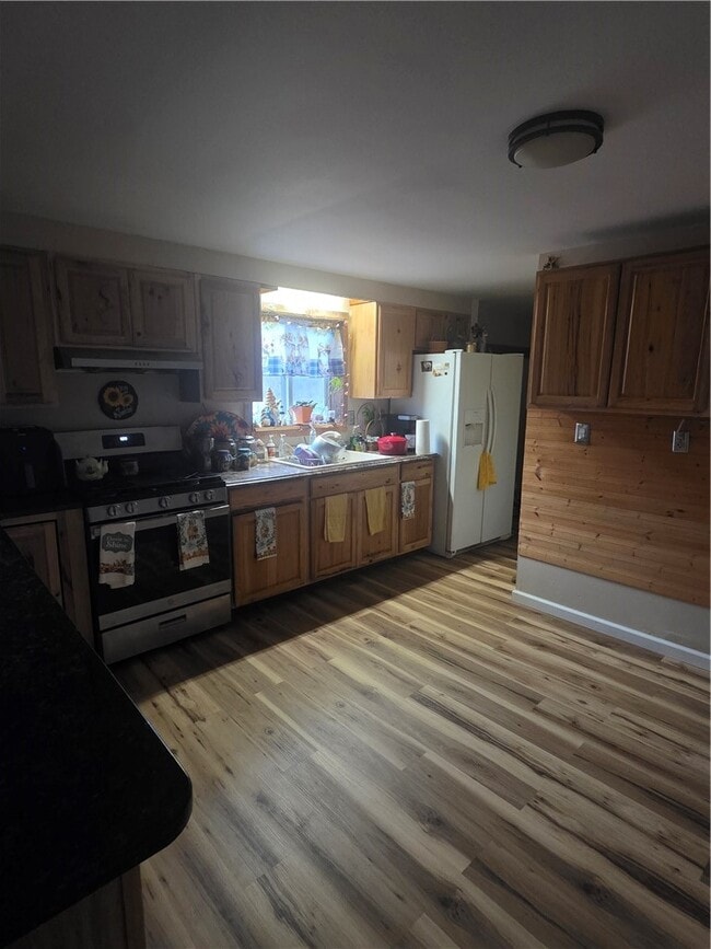 Building Photo - 1190 Kent Rd