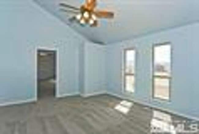 Building Photo - Beautiful, spacious single-family home