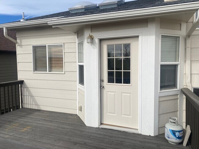 Building Photo - 10387 Ross Lake Dr