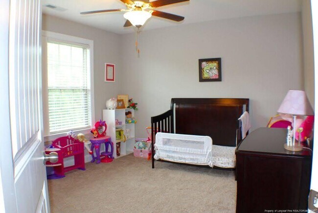 Building Photo - 1437 Vergeland Dr