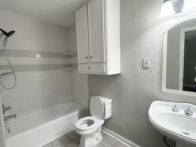 Building Photo - 3131 Mosby Dr