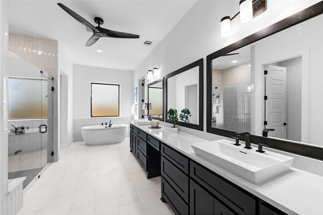 Building Photo - 10437 Milkweed Ct