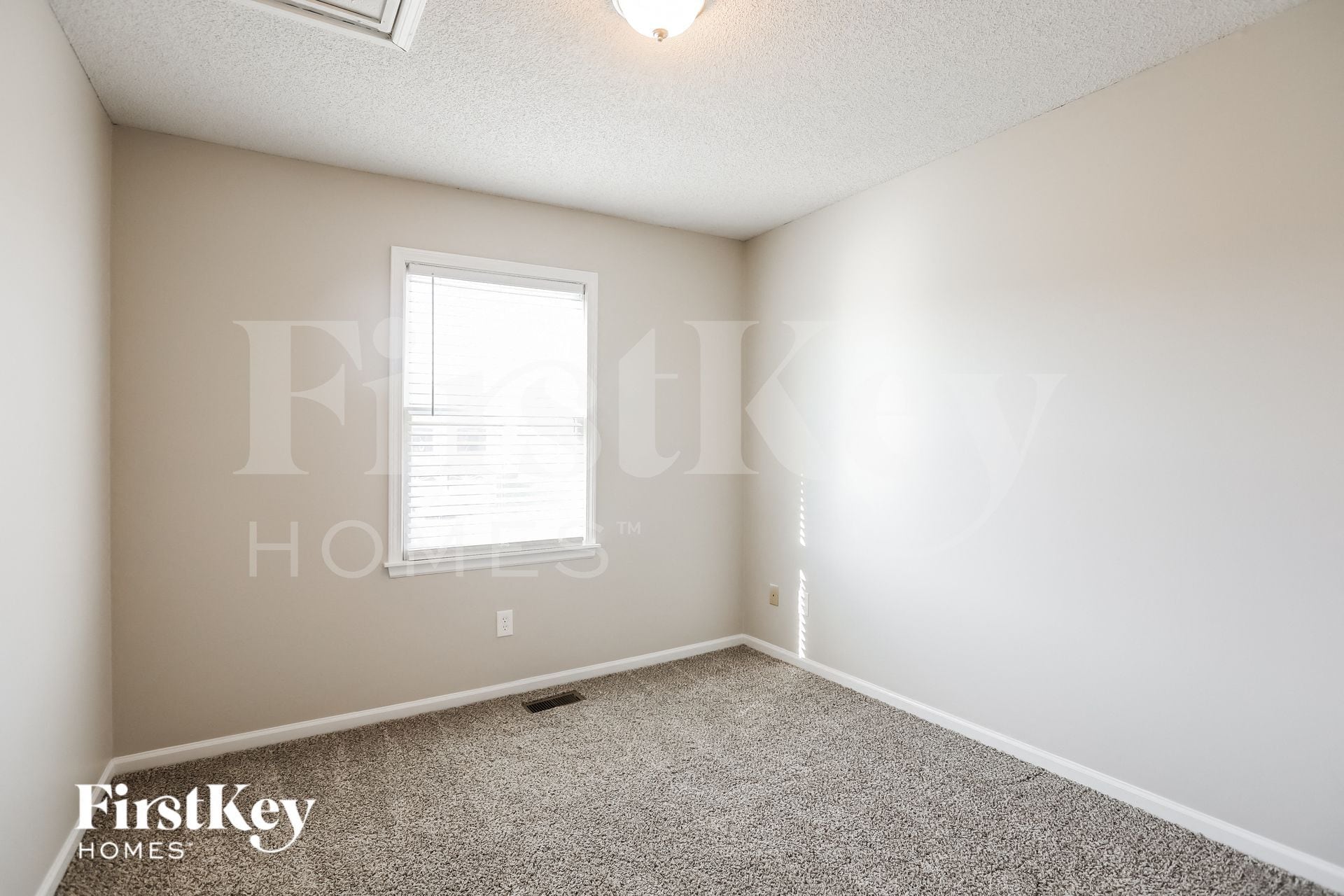 Building Photo - 8684 NE 110th St