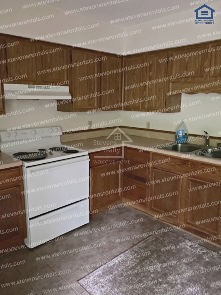 Building Photo - 402 Oriole Dr