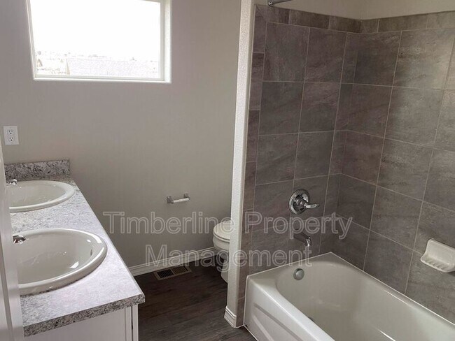 Building Photo - 874 Grissom Dr.