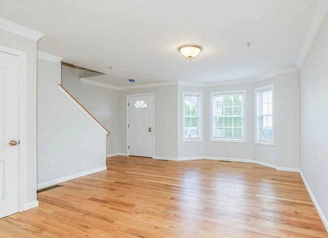 Building Photo - 7 Merrimac Way