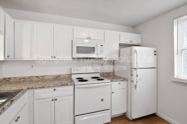 Building Photo - 318 Mt Everest Dr