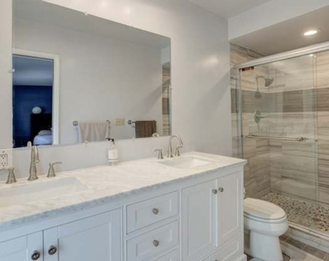 Building Photo - 3220 Merrill Dr