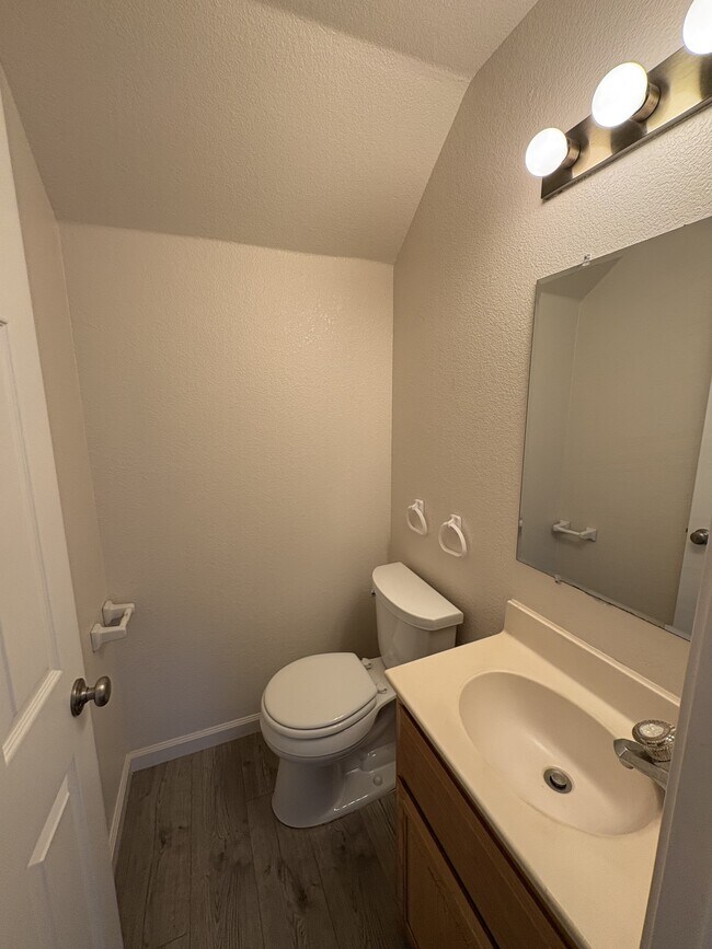 Building Photo - 1748 Mount Olive Dr