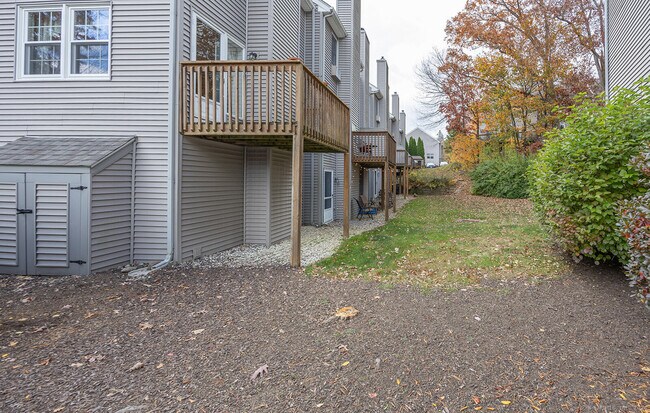 Building Photo - 1275 Winsted Rd