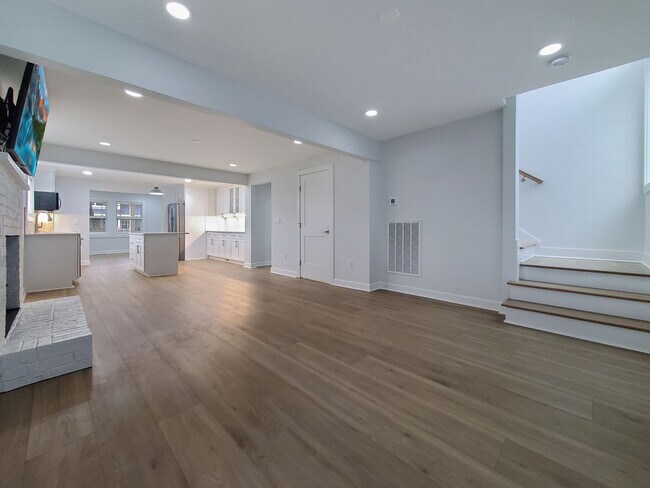 Building Photo - Minutes from Downtown Greenville in a Beautifully Remodeled Custom Home!