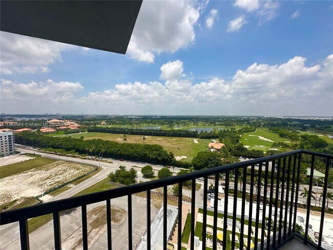 Building Photo - 5252 NW 85th Ave