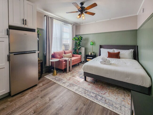 Primary Photo - 2115 N Sedgwick St