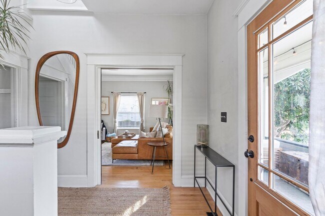 Building Photo - Spacious, historic 3-bdrm/1.5-bath home in...