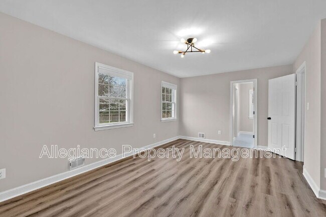 Building Photo - 2215 Lida Ct