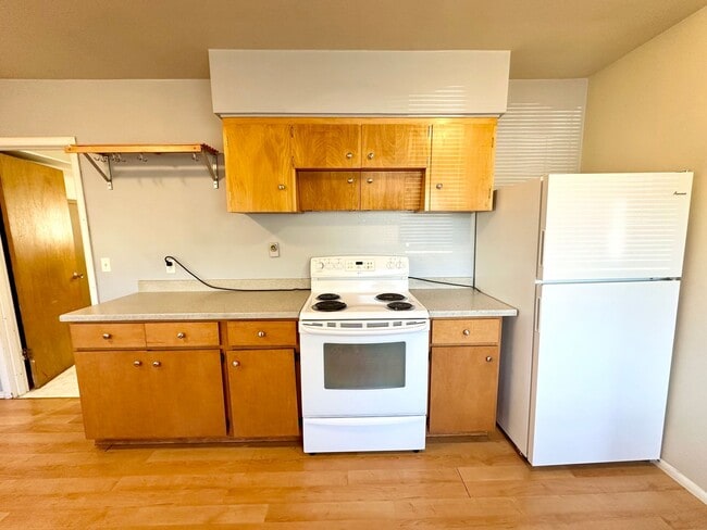 Building Photo - 2 Bedroom 1 Bathroom Home with Acreage in Town