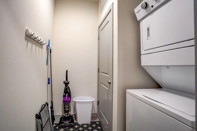 Building Photo - 5022 American Pkwy