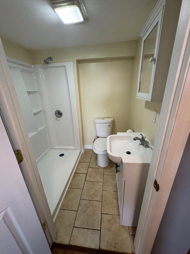 Building Photo - 1005 W 1st N St