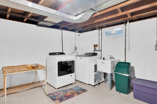 Building Photo - 2203 3rd Ave