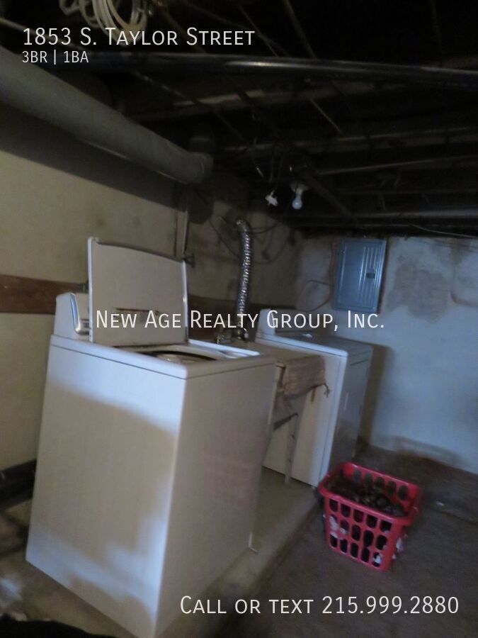 Building Photo - 1853 S Taylor St