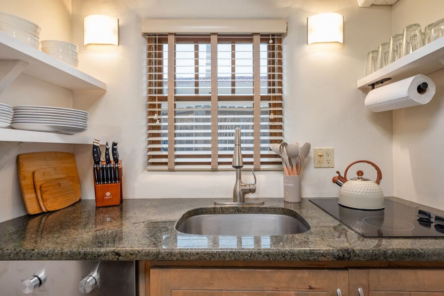 Building Photo - 715 S St Francis Dr