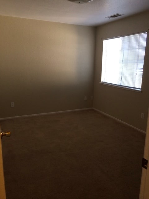 Building Photo - 384 Chestnut St