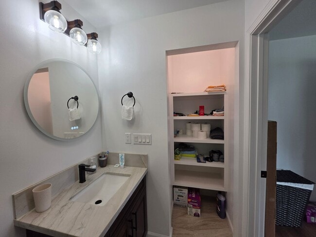Building Photo - Newly Built 3 Bedroom / 2 Bath Home for Rent in Ainaloa Subdivision