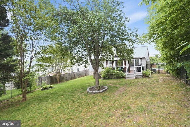 Building Photo - 5710 Ridgedale Dr
