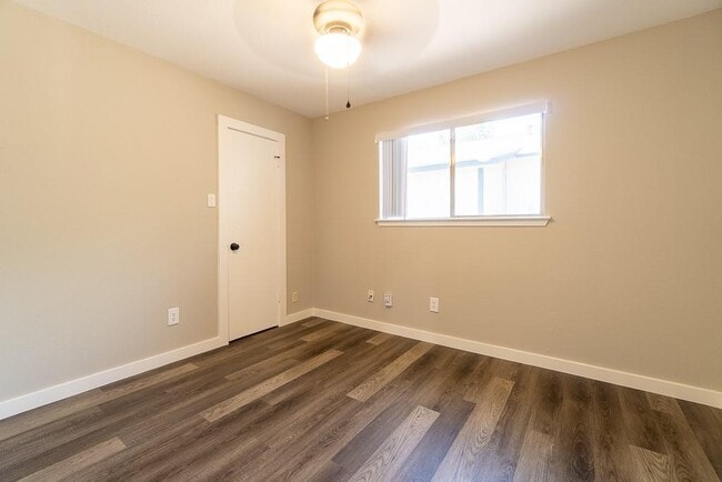 Building Photo - 8312 Roan Ln