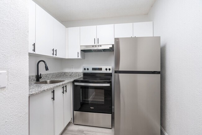 Kitchen 3 (Web Quality) - Vista Shores - Vista Shores
