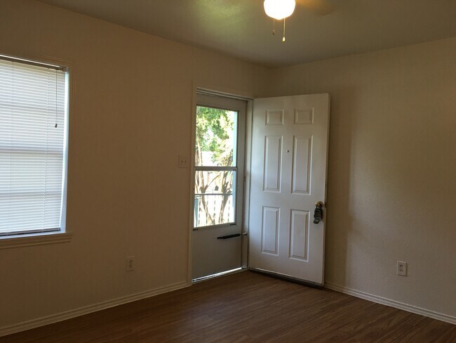 Building Photo - Two bedroom or one bedroom with office