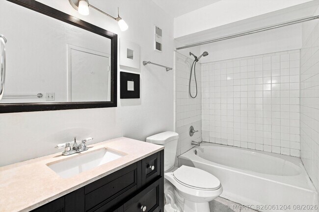 Building Photo - 10581 SW 155th Ct