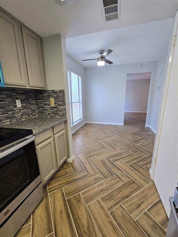 Building Photo - 13351 Water Oak Ln