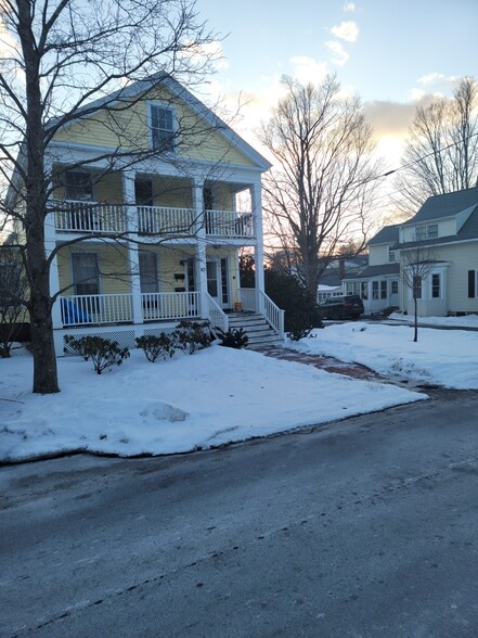 Primary Photo - 27 Walnut St