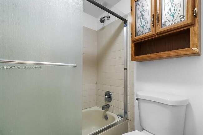 Building Photo - 10167 Twin Lakes Dr