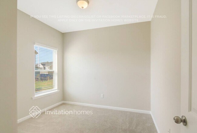 Building Photo - 920 Lakemont Dr
