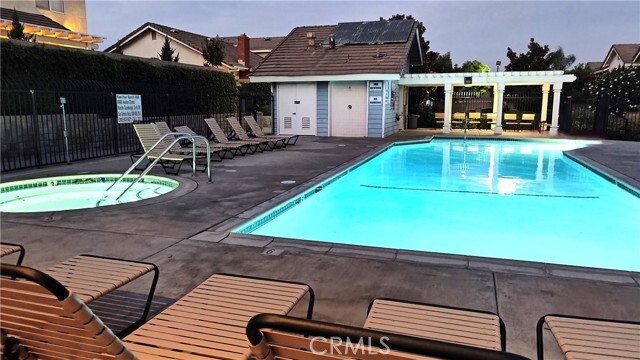 Building Photo - 6953 Saddleback Pl