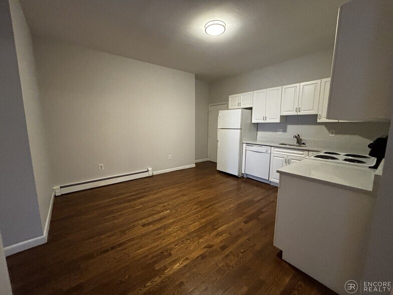 Building Photo - 15 Stearns Rd