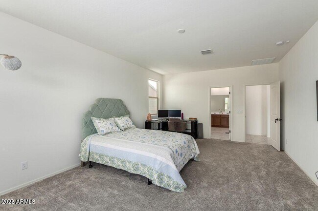 Building Photo - 40838 W Somers Dr