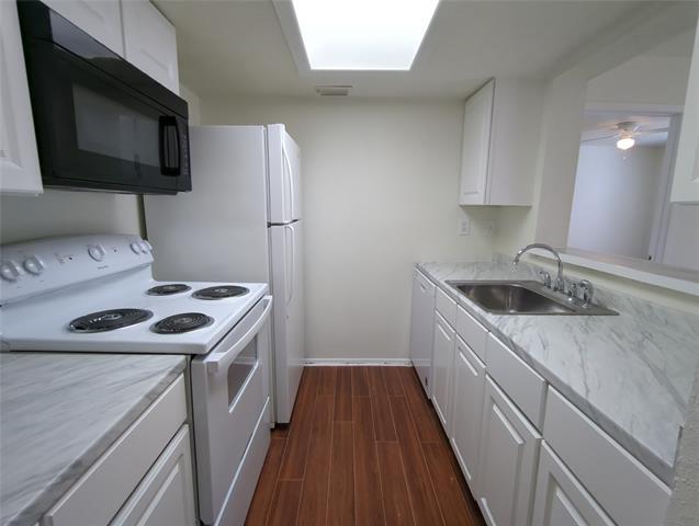 Building Photo - 7431 Holly Hill Dr