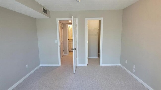 Building Photo - 4684 Vinings Central Run SE