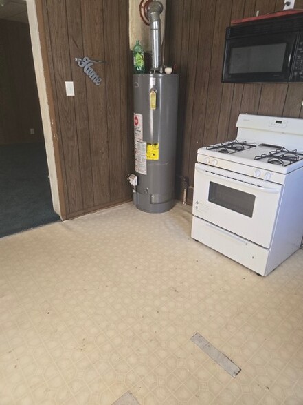 Building Photo - 1615 Cherry St