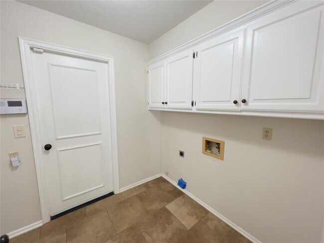 Building Photo - 11800 Kingsridge Terrace
